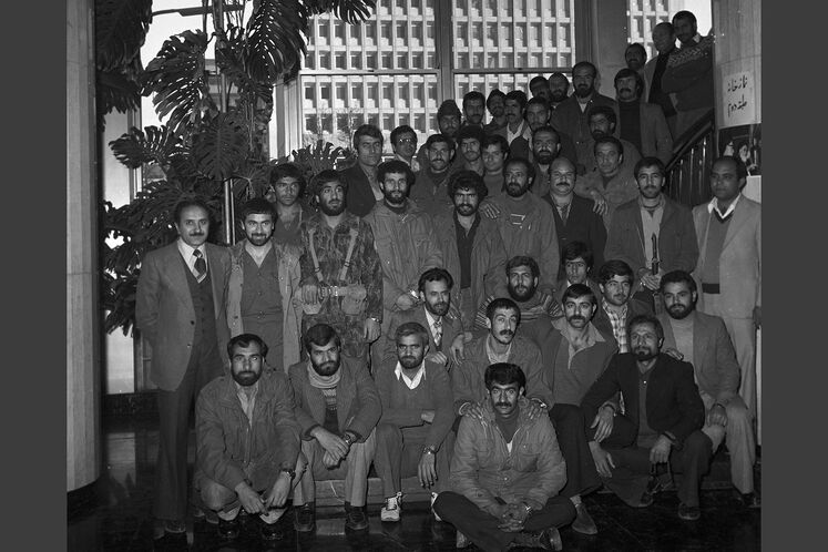 آیین اعزام بسیج به جبهه در محوطه وزارت نفت
 عکس: سید مصطفی حسینی