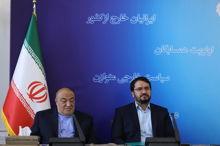 ازراست:مهرداد بذرپاش، وزیر راه و شهرسازی و مهدی صفری، معاون دیپلماسی اقتصادی وزیر امور خارجه ایران