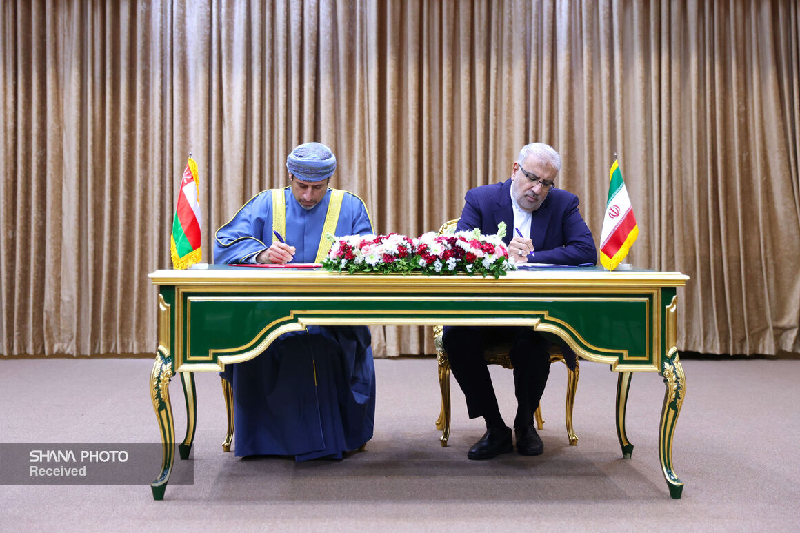 Iran, Oman sign energy cooperation document