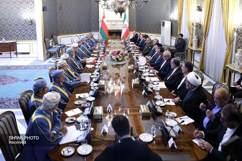 Raeisi: Iran-Oman ties promoted from trade to investment