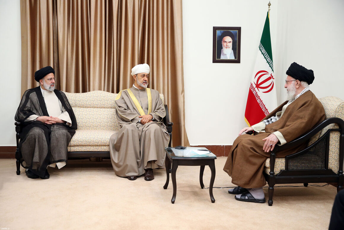 Leader: Expansion of all-out ties to benefit both Iran, Oman