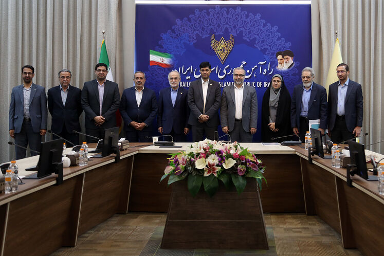 امضای موافقتنامه توسعه ریلی بین شرکت بهینهسازی مصرف سوخت و راهآهن