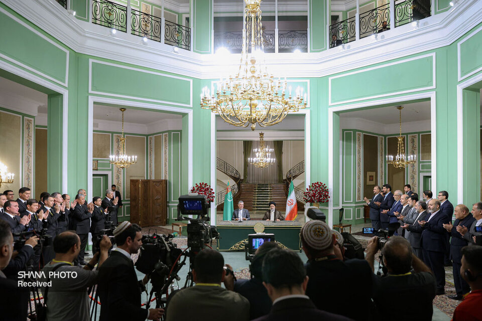 Iran, Turkmenistan sign five cooperation documents