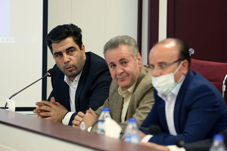 دیدار و گفت‌گوی معاون وزیر نفت در امور گاز با مدیران گاز استان آذربایجان غربی