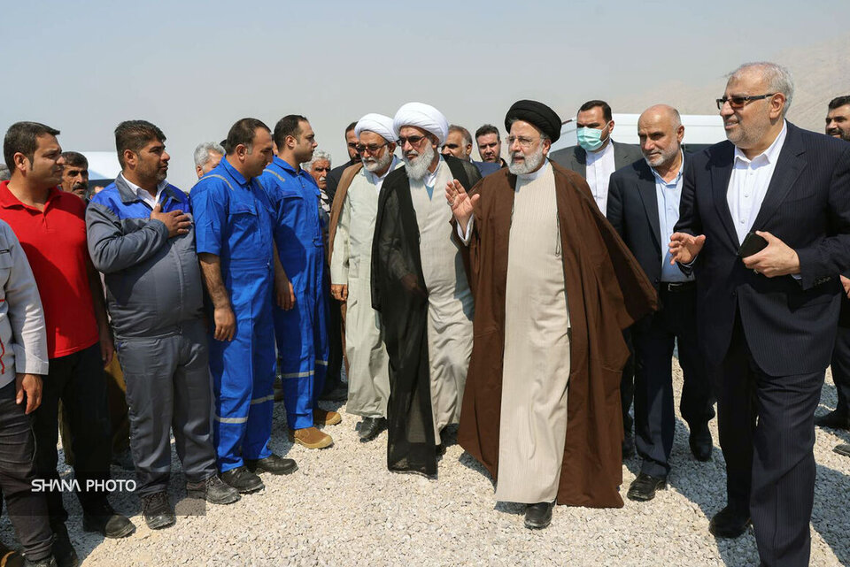 تشکر ۲۲۰ نماینده مجلس از اقدامهای صنعت نفت و کارکنانش  تشکر ۲۲۰ نماینده مجلس از اقدامهای صنعت نفت و کارکنانش