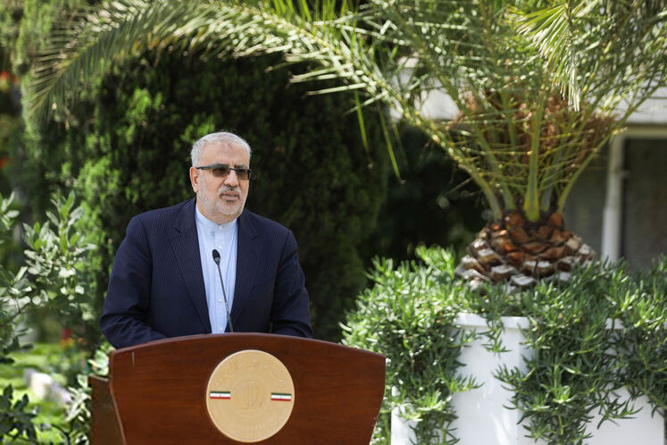 فروش نفت شرایط مناسبی دارد/ از راههای مختلف مطالبات گازی را از عراق وصول میکنیم