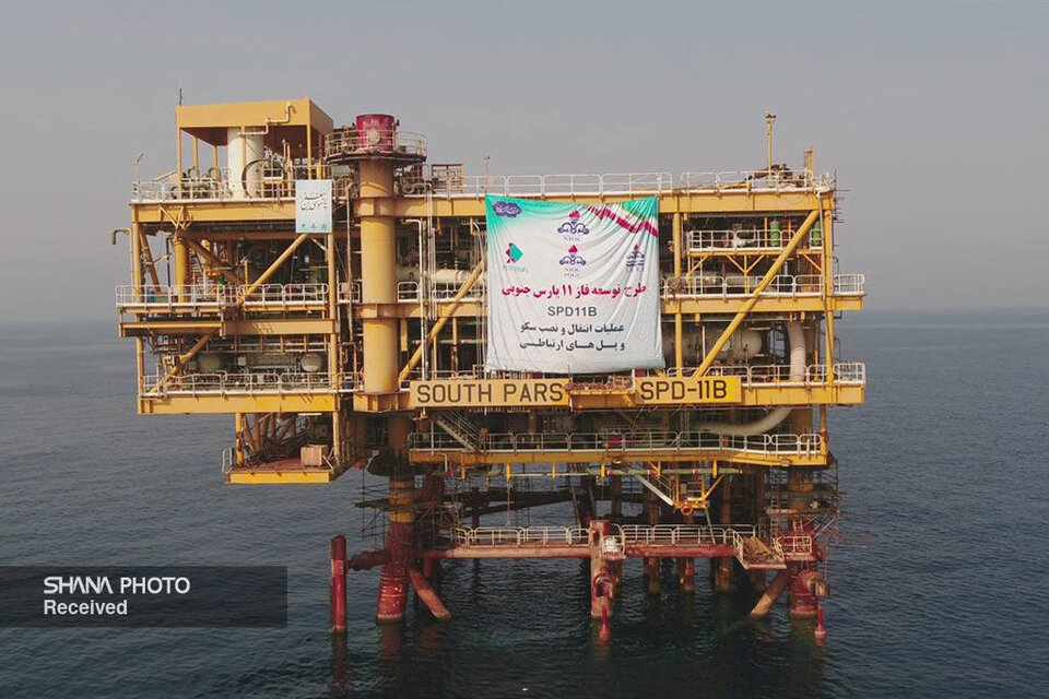 سازههای جانبی نخستین سکوی فاز ۱۱ پارس جنوبی نصب شد سازههای جانبی نخستین سکوی فاز ۱۱ پارس جنوبی نصب شد