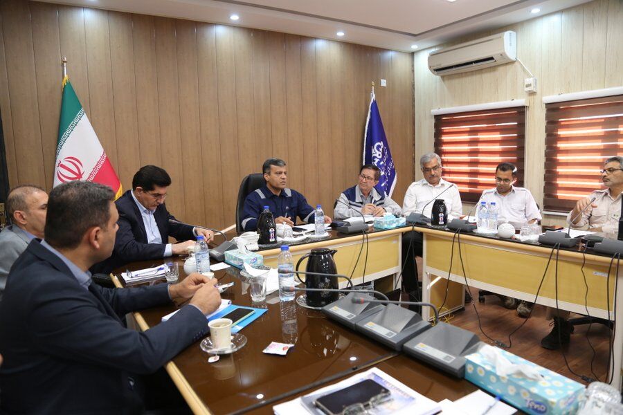 حوضچههای نفتی در پایانههای نفتی با کمک دانشبنیانها پاکسازی میشوند حوضچههای نفتی در پایانههای نفتی با کمک دانشبنیانها پاکسازی میشوند