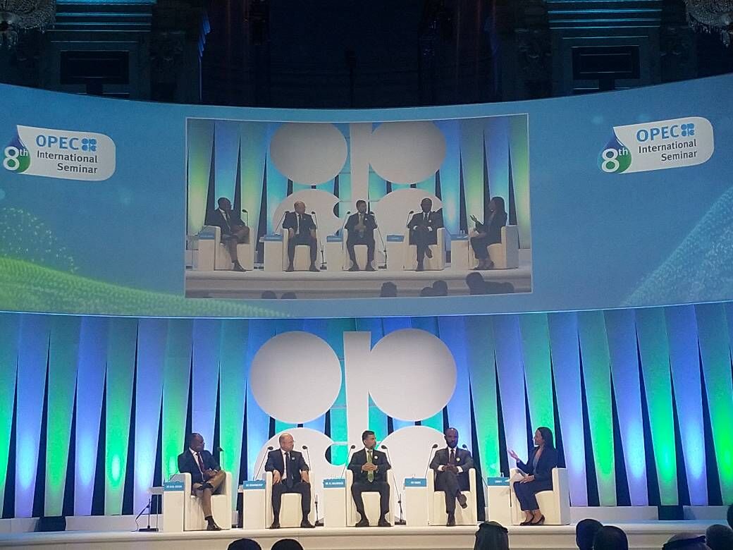 تقاضای جهانی برای سوختهای فسیلی روندی رو به رشد دارد تقاضای جهانی برای سوختهای فسیلی روندی رو به رشد دارد