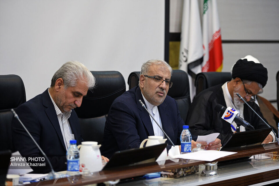 ۲.۶ میلیارد دلار پروژه نفتی در کهگیلویه و بویراحمد اجرا خواهد شد/ برنامهریزی برای ساخت پتروپالایشگاه ۱۱۰ هزار بشکهای در گچساران ۲.۶ میلیارد دلار پروژه نفتی در کهگیلویه و بویراحمد اجرا خواهد شد/ برنامهریزی برای ساخت پتروپالایشگاه ۱۱۰ هزار بشکهای در گچساران