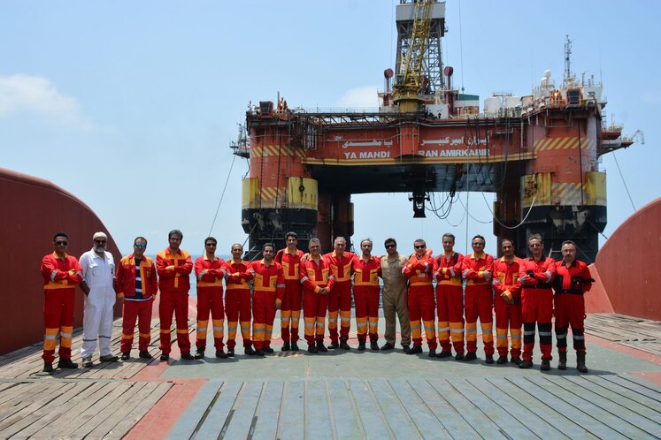 بازدید محققان پژوهشگاه صنعت نفت از سکوی امیرکبیر