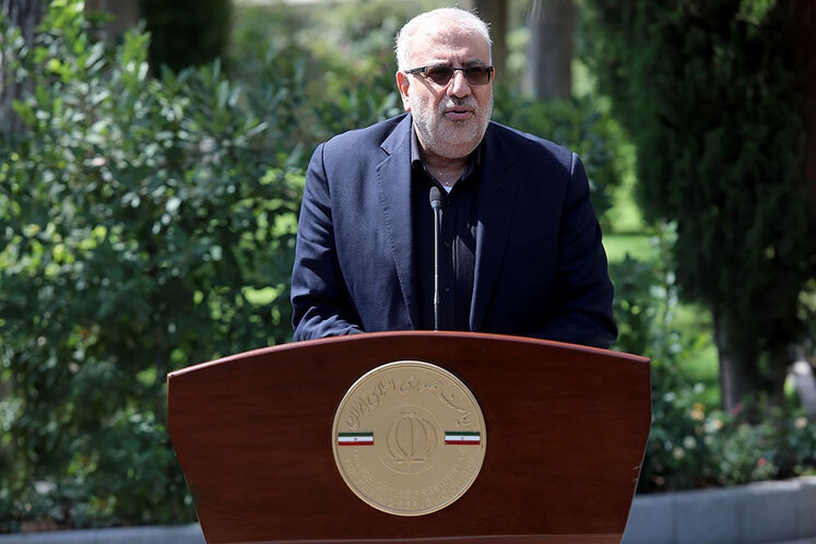 تولید واقعی نفت خام ایران به روزانه 3 میلیون و 300 هزار بشکه رسیده است