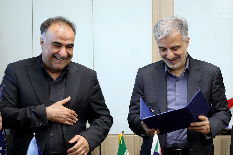 از راست: وحیدرضا زیدیفرد، معاون وزیر در امور مهندسی، پژوهش و فناوری و حسن زمانیان، معاون وزیر علوم، تحقیقات و فناوری