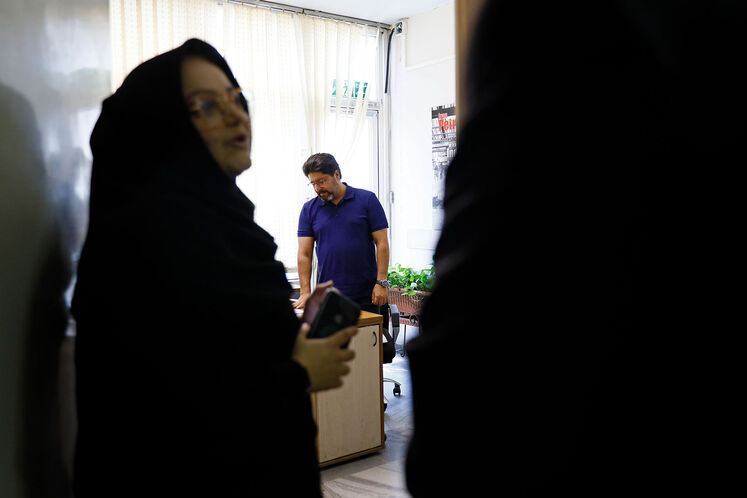 بازدید مهدی علیمددی، معاون وزیر نفت از رسانههای روابط عمومی وزارت نفت در روز خبرنگار