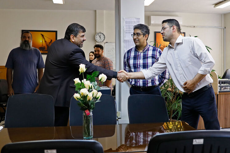 بازدید مهدی علیمددی، معاون وزیر نفت از رسانههای روابط عمومی وزارت نفت در روز خبرنگار