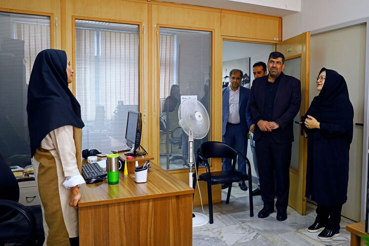 بازدید مهدی علیمددی، معاون وزیر نفت از رسانههای روابط عمومی وزارت نفت در روز خبرنگار