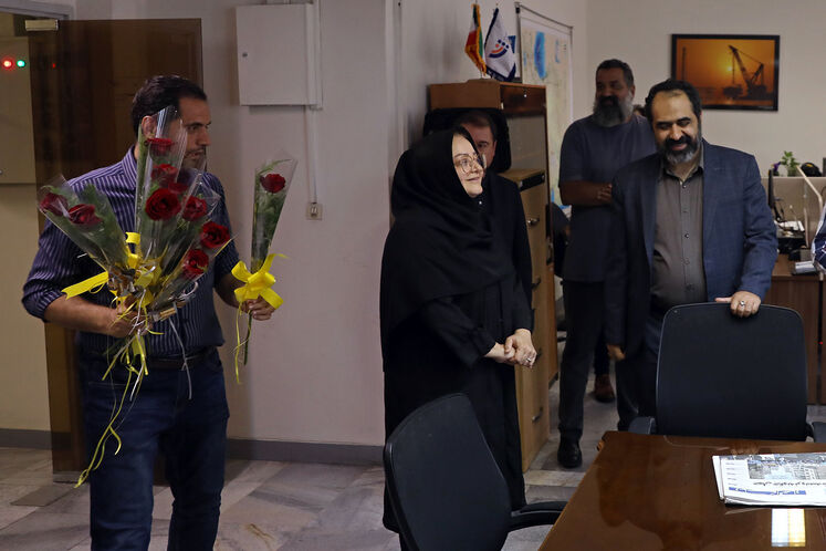 بازدید علی فروزنده، مدیرکل روابط عمومی وزارت نفت از رسانه‌های روابط عمومی وزارت نفت در روز خبرنگار