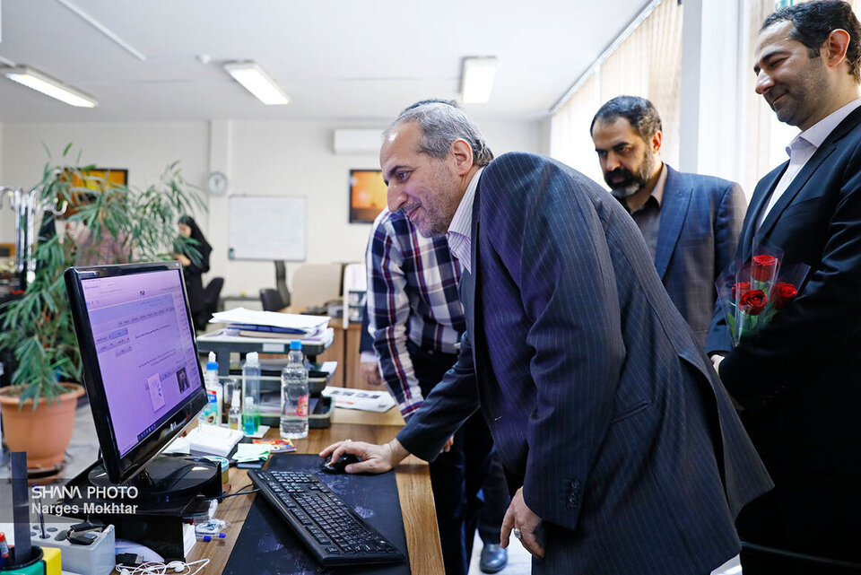 بازدید مدیرعامل شرکت ملی گاز از رسانههای روابط عمومی وزارت نفت به مناسبت روز خبرنگار بازدید مدیرعامل شرکت ملی گاز از رسانههای روابط عمومی وزارت نفت به مناسبت روز خبرنگار