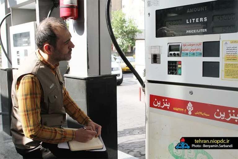 نظارت شبانه‌روزی بر توزیع فرآورده‌های نفتی در منطقه تهران