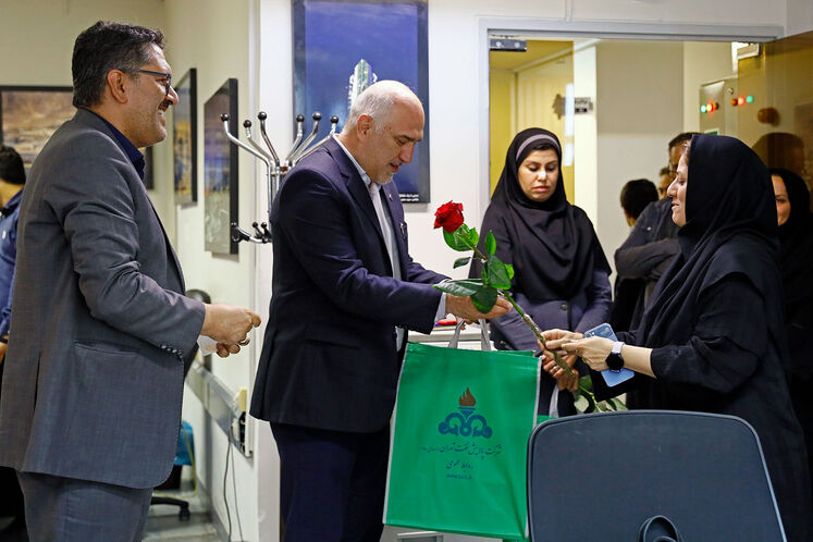 بازدید حامد آرمان فر،مدیرعامل شرکت پالایش نفت تهران از از رسانه‌های روابط عمومی وزارت نفت به مناسبت روز خبرنگار