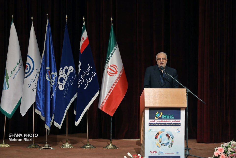 تعریف ۳۶ میلیارد دلار پروژه بهینهسازی انرژی در شورای اقتصاد/ تولید نفت ایران به ۳ میلیون و ۱۹۰ هزار بشکه رسید تعریف ۳۶ میلیارد دلار پروژه بهینهسازی انرژی در شورای اقتصاد/ تولید نفت ایران به ۳ میلیون و ۱۹۰ هزار بشکه رسید