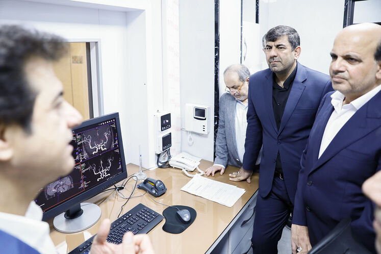 آیین گشایش بخش امآرآی و ماموگرافی بیمارستان نفت در روز بزرگداشت ابنسینا و روز پزشک