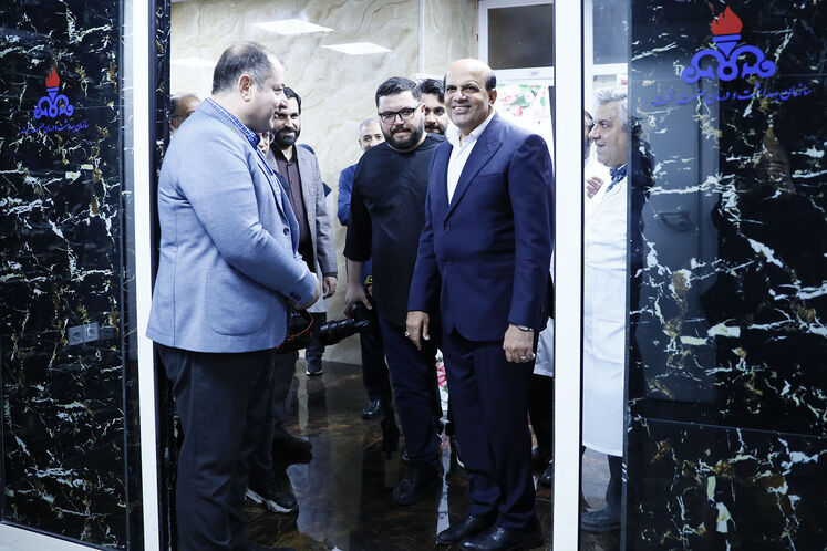 آیین گشایش بخش امآرآی و ماموگرافی بیمارستان نفت در روز بزرگداشت ابنسینا و روز پزشک