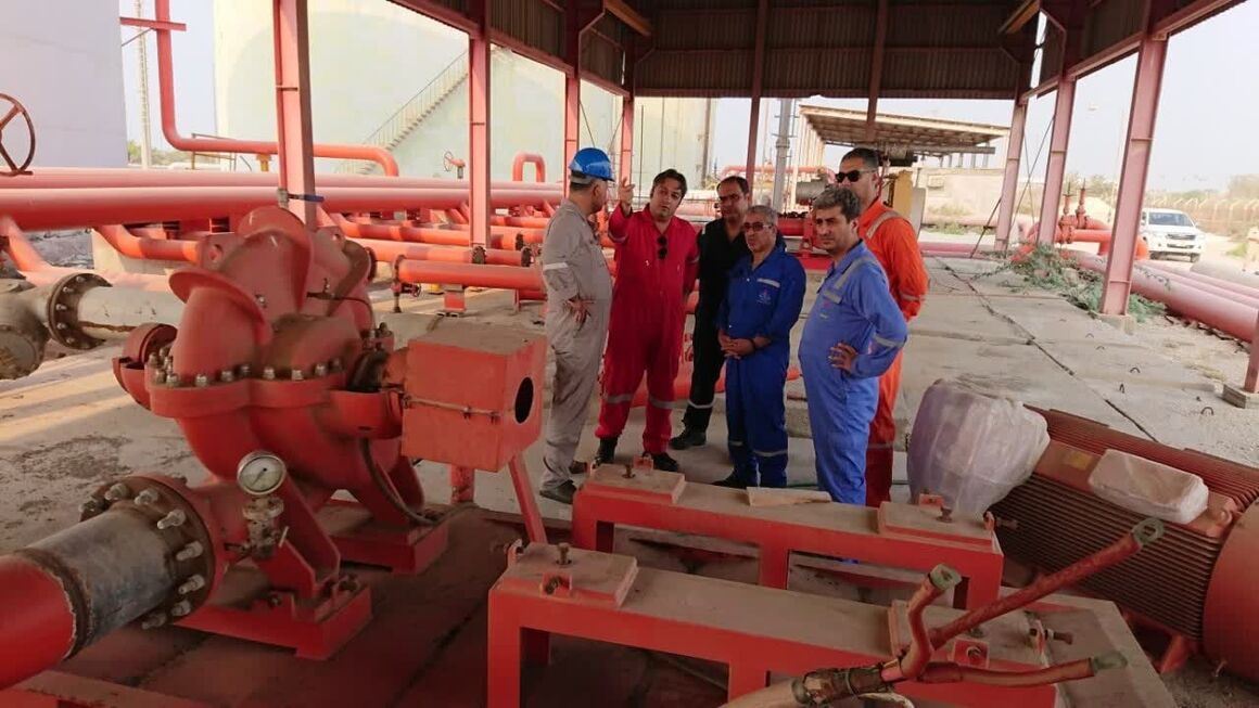 بازدید مدیرکل اچاسئی وزارت نفت از تأسیسات نفتی مناطق عملیاتی لاوان و سیری بازدید مدیرکل اچاسئی وزارت نفت از تأسیسات نفتی مناطق عملیاتی لاوان و سیری