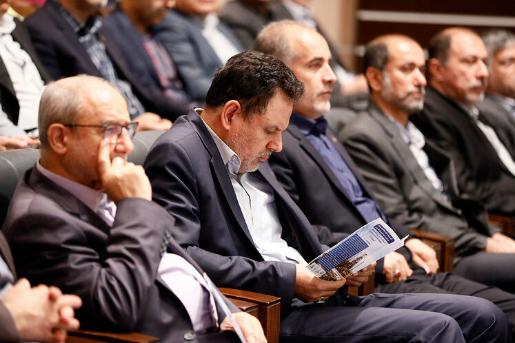 رونمایی از مدارک طرح کیفیسازی نفت کوره و تولید کک سوزنی