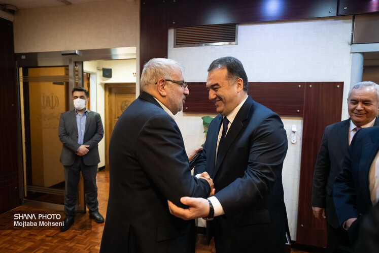 دیدار جواد اوجی، وزیر نفت با دلیر جمعه وزیر انرژی و ذخایر آبی تاجیکستان