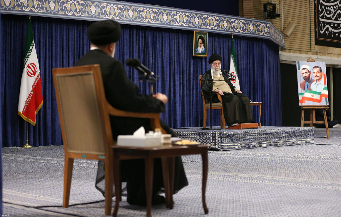 Leader lauds government performance, oil, gas, petrochemical achievements Leader lauds government performance, oil, gas, petrochemical achievements