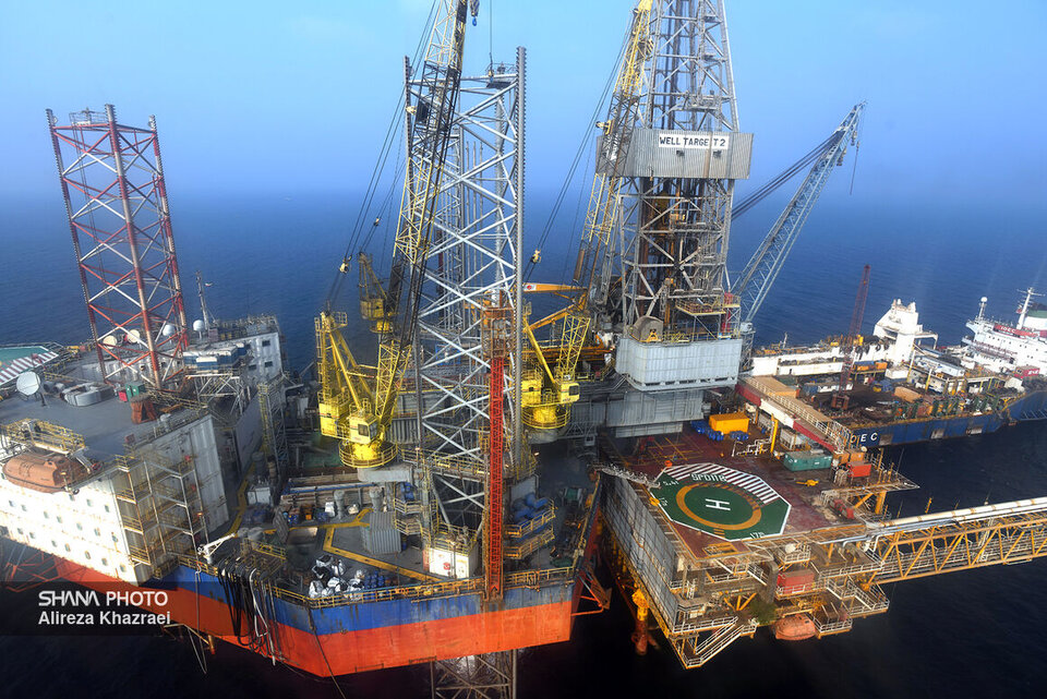 صنعت نفت در مسیر توسعه