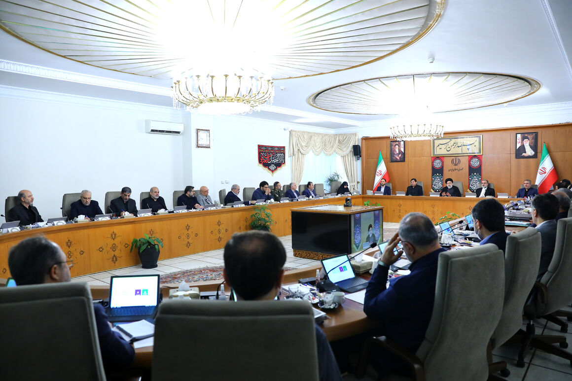 قدردانی رئیسجمهوری از تلاشهای وزارت نفت برای به صفر رساندن گازهای همراه قدردانی رئیسجمهوری از تلاشهای وزارت نفت برای به صفر رساندن گازهای همراه