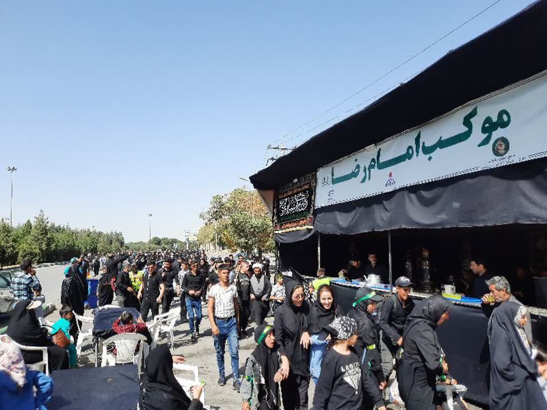 موکب‌های خدمت‌رسانی وزارت نفت در مشهد برپا شدند