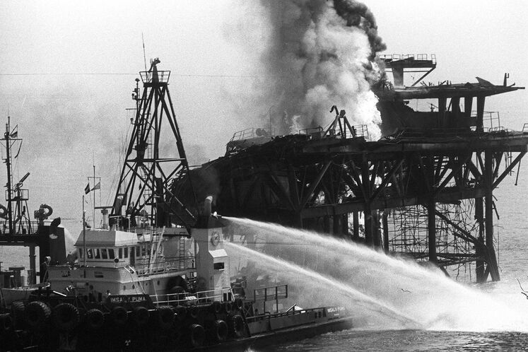 تخریب تأسیسات صنعت نفت در ۸ سال دفاع مقدس