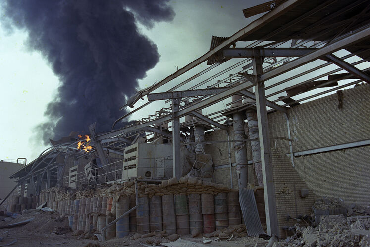 تخریب تأسیسات صنعت نفت در ۸ سال دفاع مقدس