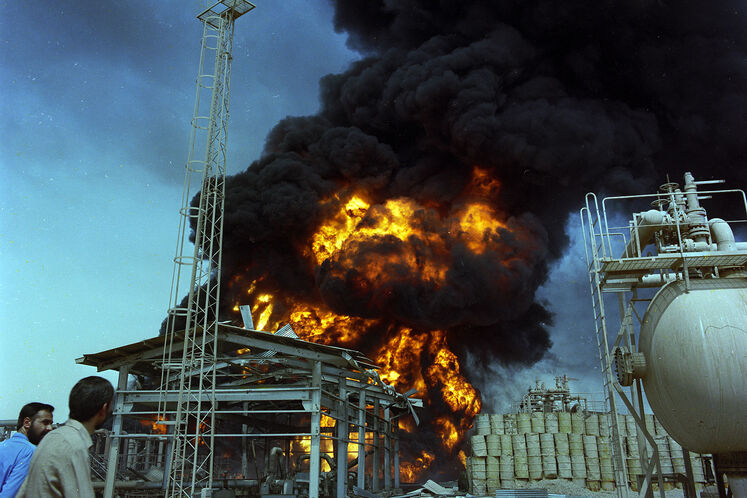 تخریب تأسیسات صنعت نفت در ۸ سال دفاع مقدس