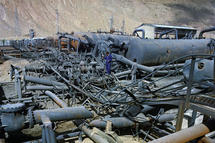 تخریب تأسیسات صنعت نفت در ۸ سال دفاع مقدس