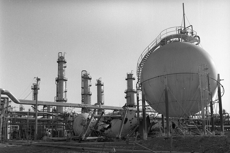 تخریب تأسیسات صنعت نفت در ۸ سال دفاع مقدس