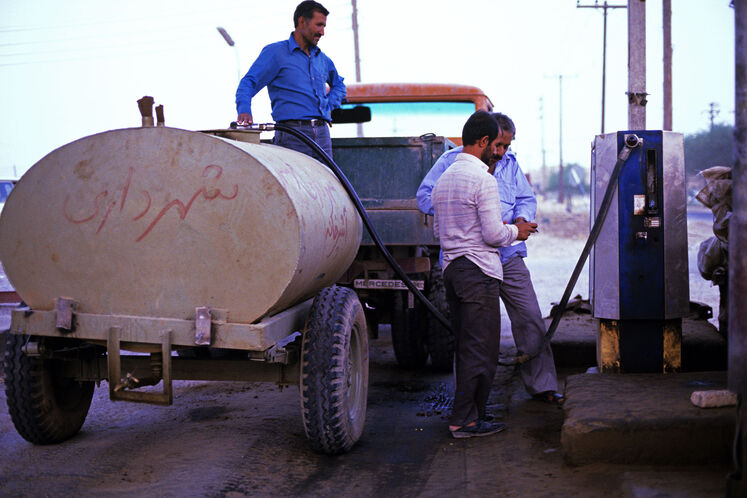 سوخترسانی به مناطق جنگی در ۸ سال دفاع مقدس