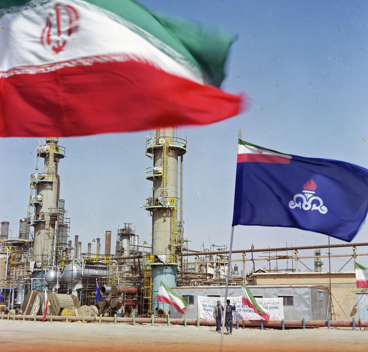 پالایشگاه آبادان در جنگ