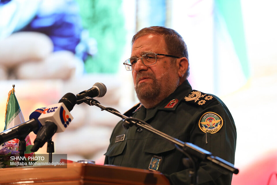 نفت و انرژی رکن مهم اقتصاد کشور است نفت و انرژی رکن مهم اقتصاد کشور است