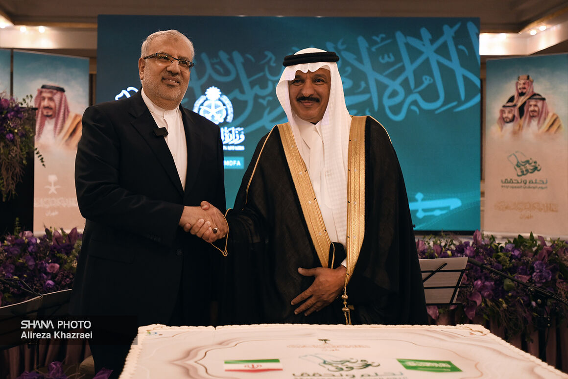 حضور وزیر نفت در آیین جشن روز ملی عربستان
