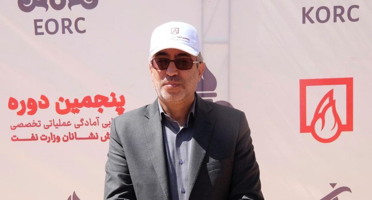 آتشنشانان صنعت نفت همانند جهادگران دفاع مقدس از جان مایه میگذارند آتشنشانان صنعت نفت همانند جهادگران دفاع مقدس از جان مایه میگذارند