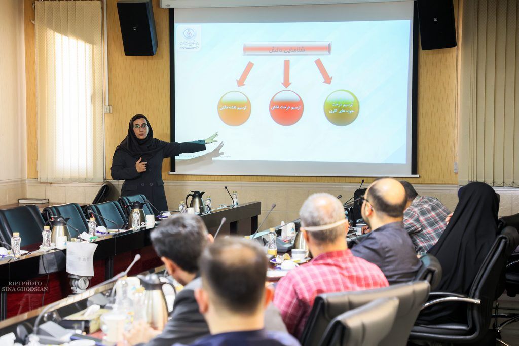 برگزاری نشست پژوهشگاه صنعت نفت و شرکت نفت مناطق مرکزی با موضوع مدیریت دانش برگزاری نشست پژوهشگاه صنعت نفت و شرکت نفت مناطق مرکزی با موضوع مدیریت دانش