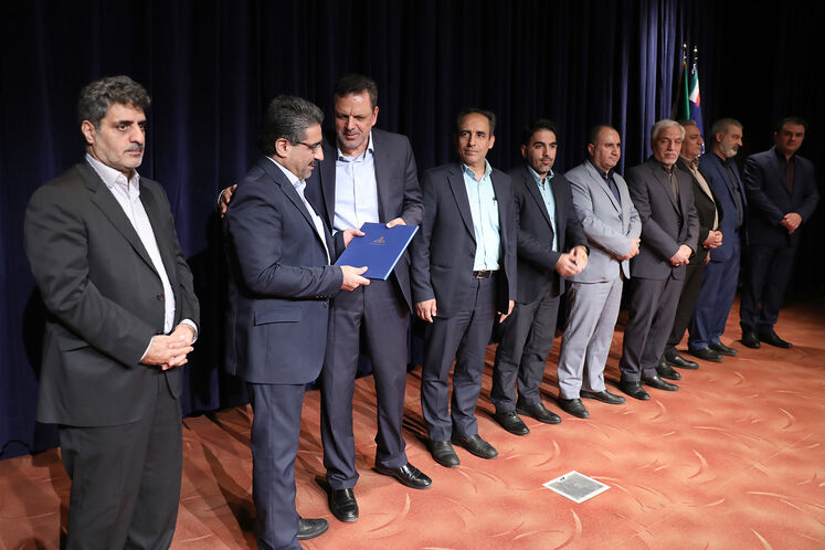 آیین تکریم مدیرعامل پیشین و مدیرعامل جدید شرکت ملی پخش فرآوردههای نفتی