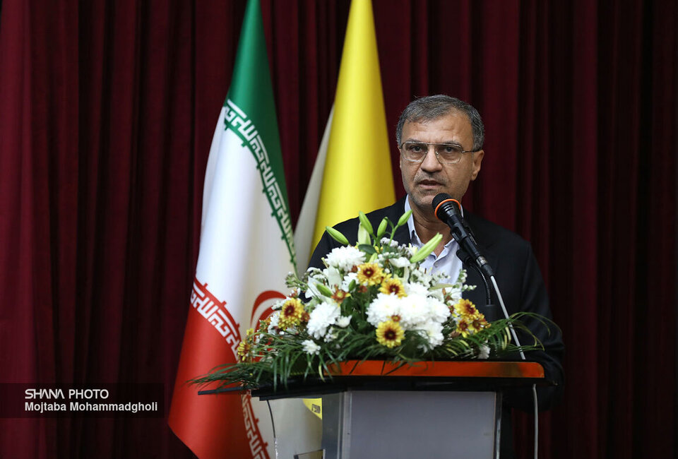 کارکنان صنعت گاز در شرایط اقلیمی سخت با روحیه جهادی فعالیت میکنند کارکنان صنعت گاز در شرایط اقلیمی سخت با روحیه جهادی فعالیت میکنند