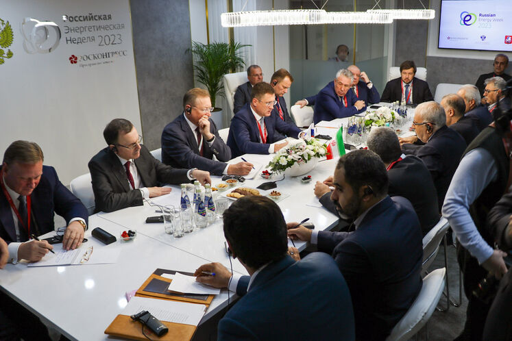 سفر جواد اوجی، وزیر نفت به مسکو