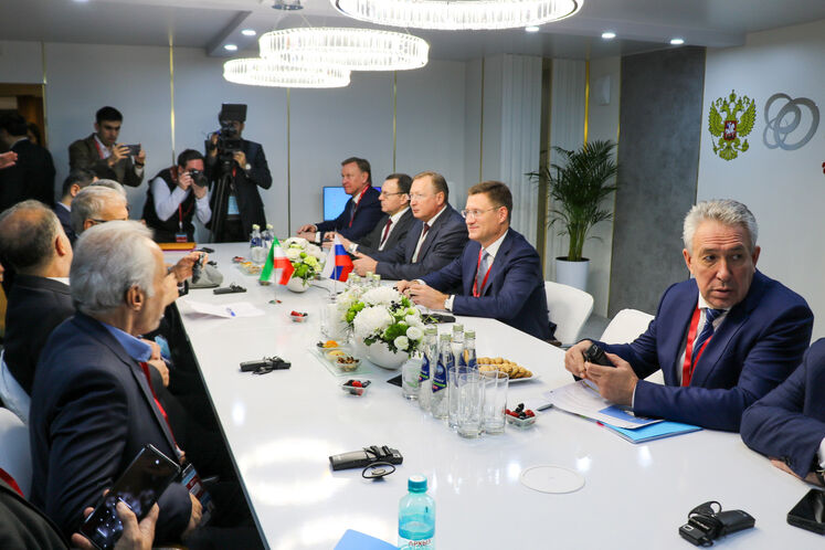 دیدار جواد اوجی، وزیر نفت با الکساندر نواک معاون نخست وزیر روسیه