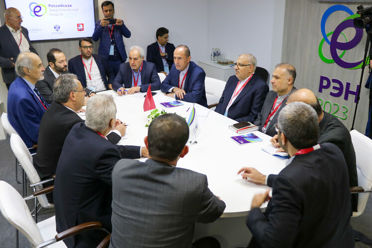 دیدار جواد اوجی، وزیر نفت با فراس قدور، وزیر نفت سوریه